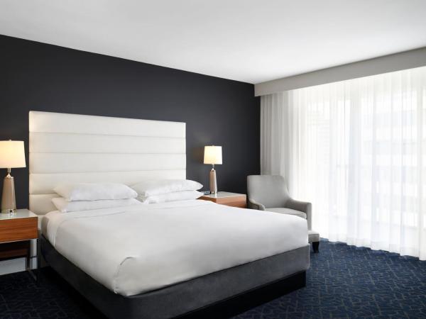 Hotel Tampa Riverwalk : photo 5 de la chambre corner king room with bath tub - mobility accessible