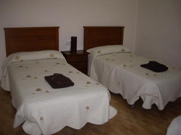 Hostal Abastos : photo 7 de la chambre chambre double ou lits jumeaux