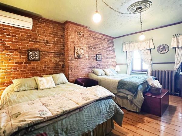 B&B Au Petit Roi : photo 4 de la chambre chambre lit queen-size avec salle de bains commune