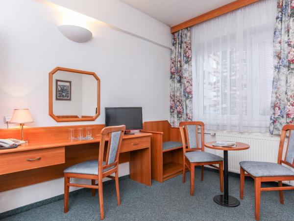 Hotel Astra : photo 4 de la chambre chambre triple