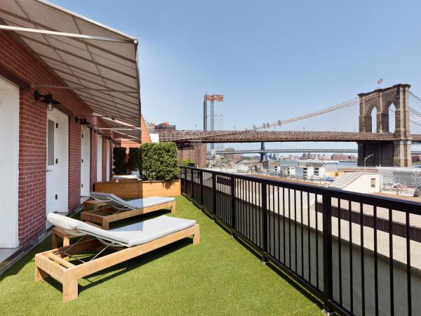 33 Hotel, New York City, Seaport : photo 2 de la chambre suite lit king-size port