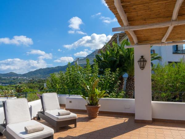 Botania Relais & Spa - The Leading Hotels of the World : photo 2 de la chambre suite lit queen-size avec baignoire spa