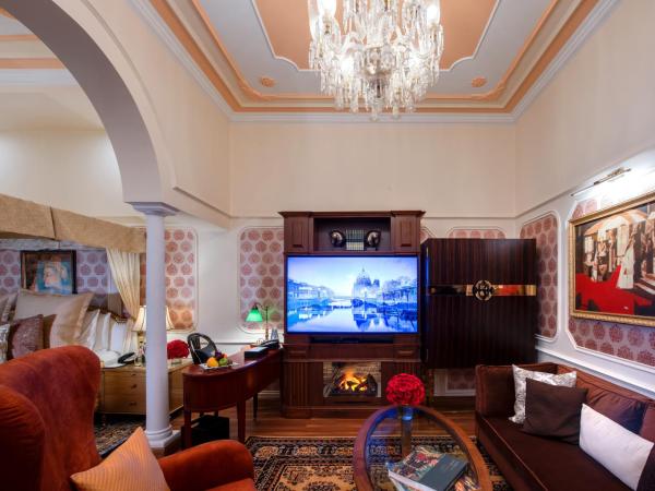 The Claridges New Delhi : photo 4 de la chambre heritage parlour suite