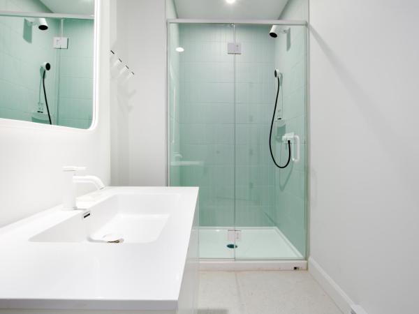 Les Lofts St-François - Par Les Lofts Vieux-Quebec : photo 4 de la chambre appartement 2 chambres et 2 salles de bains - sf401