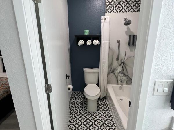 Grand Villa Inn Galleria : photo 10 de la chambre chambre lit king-size - non-fumeurs