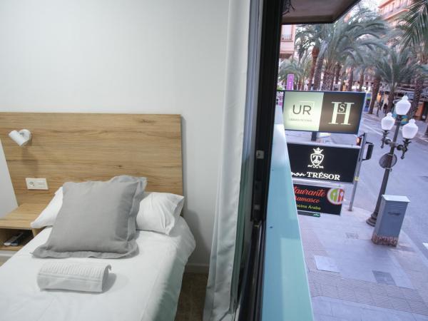 Urban Rooms Alicante : photo 5 de la chambre chambre simple avec salle de bains commune