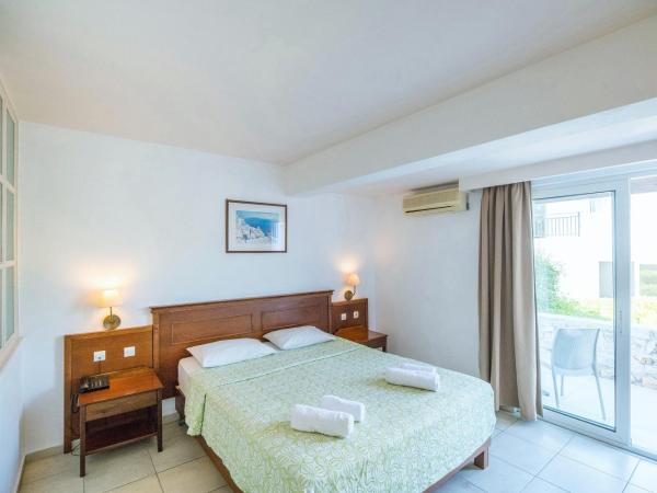 Semiramis Village Hotel : photo 2 de la chambre hébergement familial 2 pièces (2 adultes et 2 enfants de moins de 11 ans)