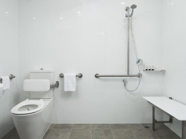 Rydges Camperdown : photo 3 de la chambre chambre lit king-size - accessible aux personnes à mobilité réduite