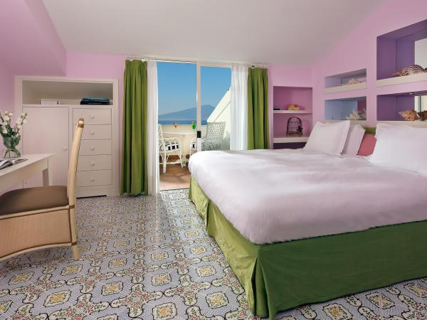 Bellevue Syrene : photo 2 de la chambre chambre double standard avec balcon - vue sur mer