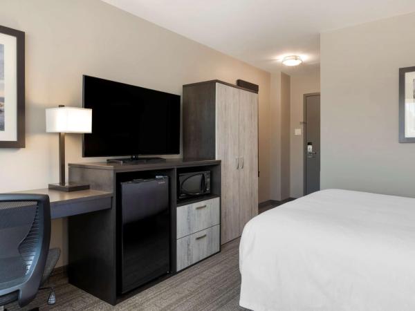 Best Western Plus Chocolate Lake Hotel - Halifax : photo 2 de la chambre chambre lit queen-size