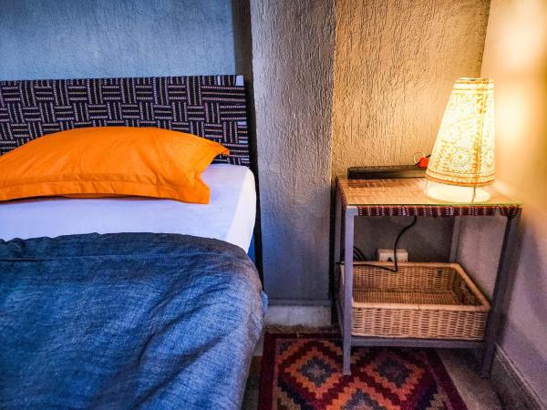 JHouse near Bhikaji : photo 7 de la chambre chambre double deluxe