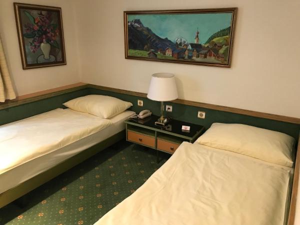 Hotel Arlette Beim Hauptbahnhof : photo 3 de la chambre petite chambre lits jumeaux
