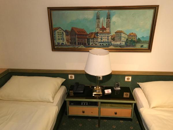 Hotel Arlette Beim Hauptbahnhof : photo 4 de la chambre petite chambre lits jumeaux