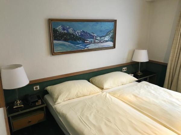 Hotel Arlette Beim Hauptbahnhof : photo 1 de la chambre chambre lits jumeaux