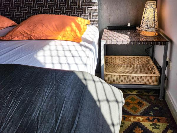 JHouse near Bhikaji : photo 1 de la chambre chambre double deluxe