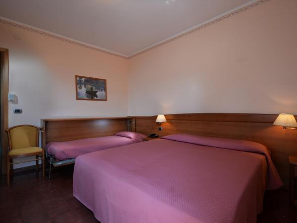 Hotel Siena : photo 2 de la chambre chambre triple