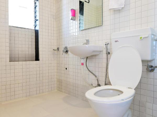 goSTOPS Mumbai : photo 2 de la chambre bed in 12 bed mixed ac dormitory room with shared bathroom