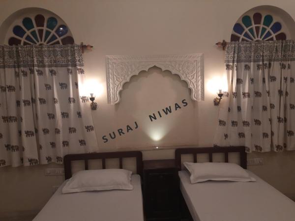 Suraj Niwas : photo 4 de la chambre chambre deluxe double ou lits jumeaux