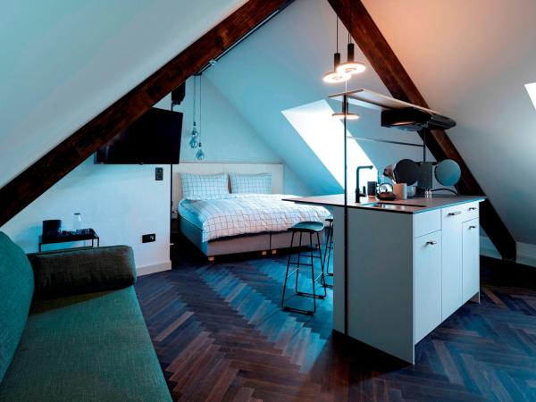 The Lubo - self check-in : photo 3 de la chambre chambre double design supérieure et kitchenette