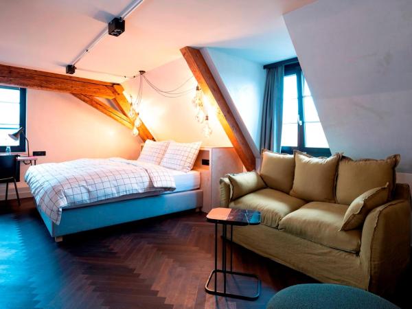 The Lubo - self check-in : photo 2 de la chambre chambre double design supérieure et kitchenette