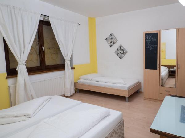 B&B Hotel Heimgartl : photo 4 de la chambre chambre triple