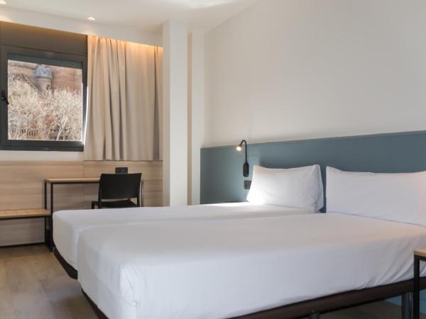 Hotel Sant Pau : photo 8 de la chambre chambre double supérieure avec 2 lits