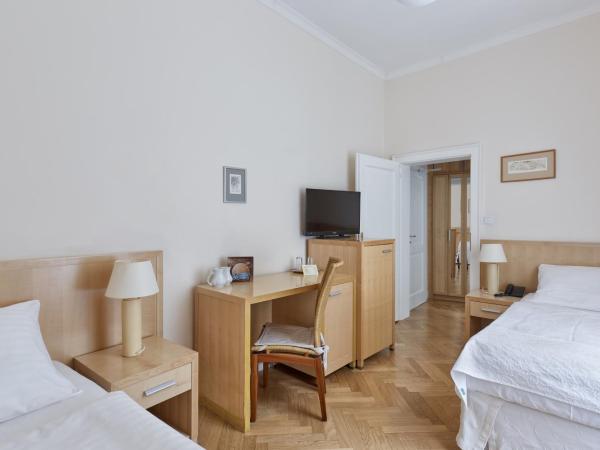 Hotel Palatin : photo 3 de la chambre chambre lits jumeaux Économique