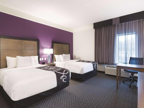 La Quinta by Wyndham Oklahoma City - NW Expwy : photo 1 de la chambre 2 double beds, mobility accessible room, bathtub w/ grab bars non-smoking