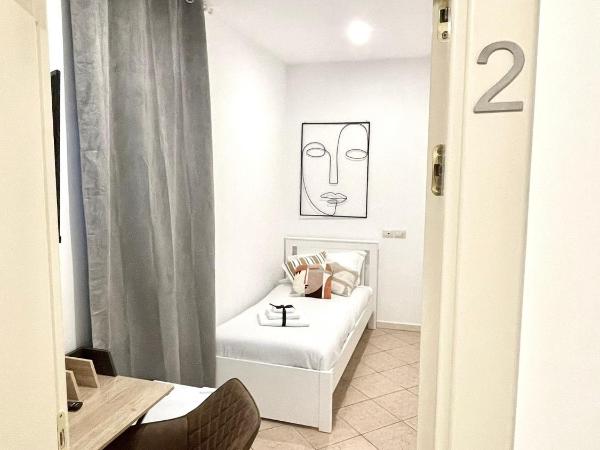 BARI ROOMS Abate Gimma : photo 1 de la chambre chambre simple avec salle de bains commune