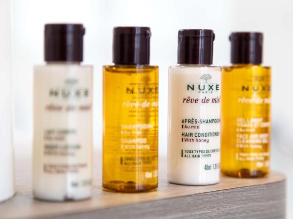 Hotel Camille Paris Tapestry Collection by Hilton : photo 7 de la chambre chambre lit king-size