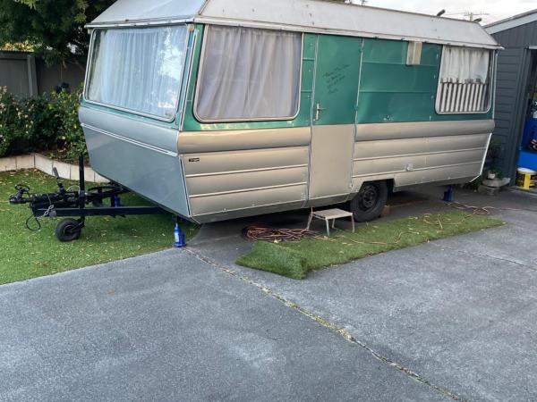 Sandy Feet Accommodation : photo 4 de la chambre caravane