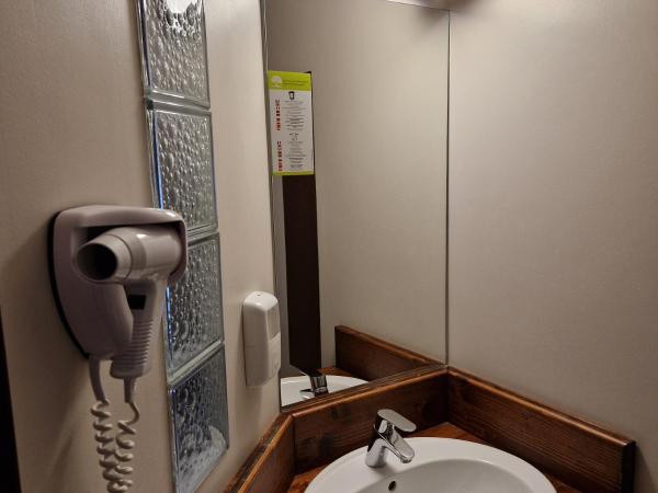 Kyriad Direct Limoges Nord : photo 3 de la chambre hébergement 2 lits simples