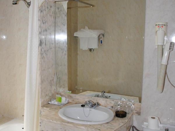 Pensión Alemana : photo 3 de la chambre chambre double ou lits jumeaux - donnant sur l'intérieur