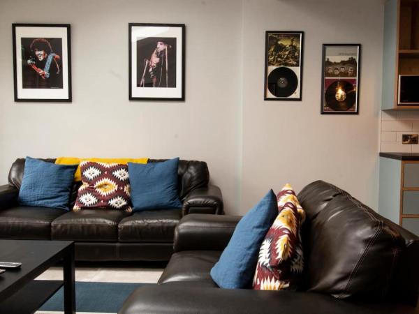 Modern City Centre Rooms : photo 4 de la chambre chambre lits jumeaux