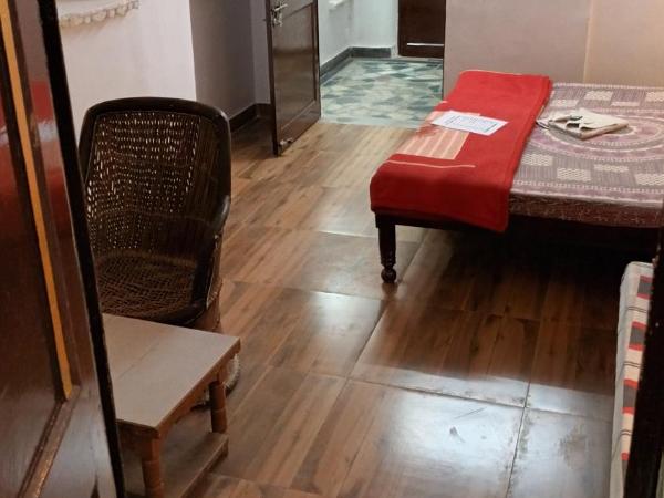 Jag Niwas Guest House & pure veg restaurant : photo 4 de la chambre chambre double standard