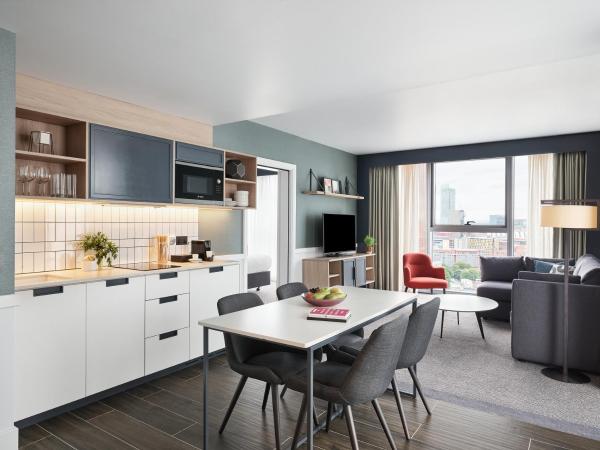 Hyatt House Manchester : photo 10 de la chambre suite 1 chambre lit king-size avec canapé-lit