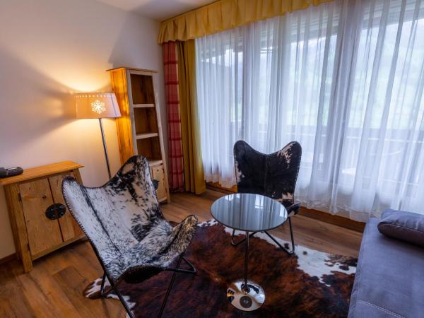 Chalet-Hotel Beau-Site : photo 2 de la chambre chambre double ou lits jumeaux deluxe - vue sur montagne