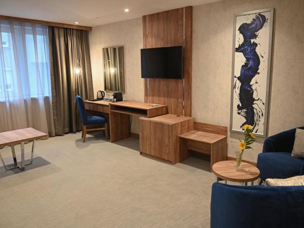 Hotel Foldana : photo 4 de la chambre chambre familiale avec balcon