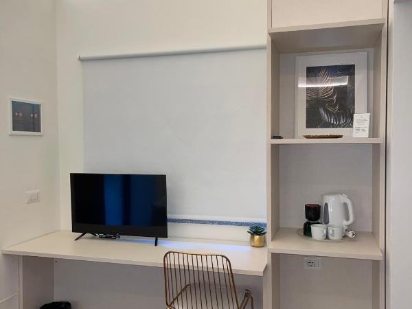 Easy Milano - Rooms and Apartments Navigli : photo 8 de la chambre chambre lits jumeaux