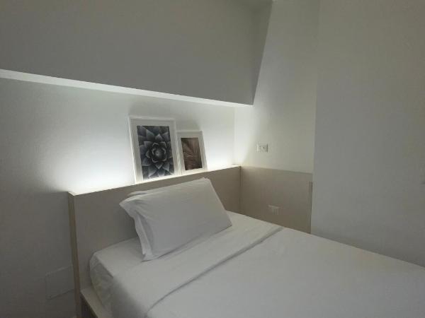 Easy Milano - Rooms and Apartments Navigli : photo 3 de la chambre chambre lits jumeaux