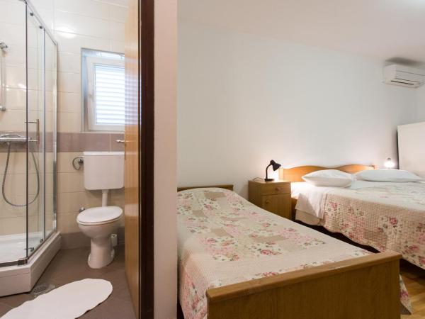 Bed & Breakfast Mario : photo 2 de la chambre chambre triple avec balcon