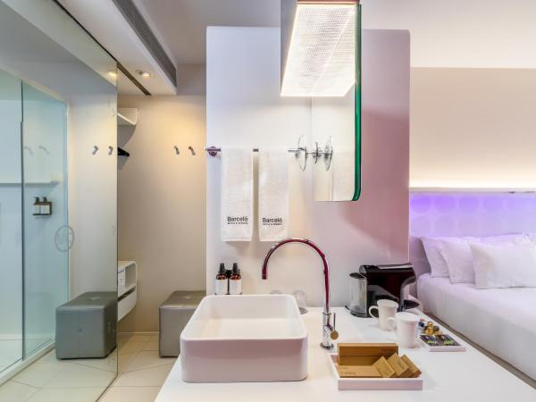 Barceló Raval : photo 5 de la chambre hébergement de luxe - vue sur ville de barcelone