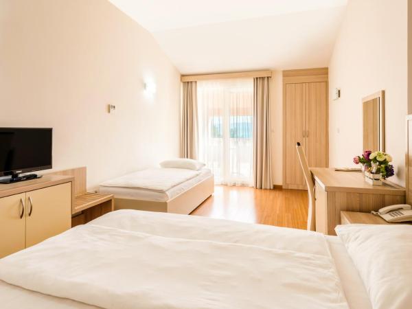 Hotel Villa MiraMar : photo 4 de la chambre chambre triple - vue sur mer