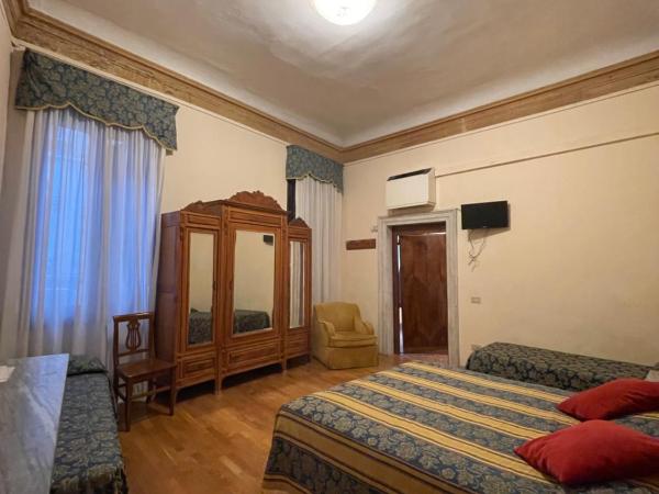 Hotel Alla Fava : photo 3 de la chambre chambre quadruple