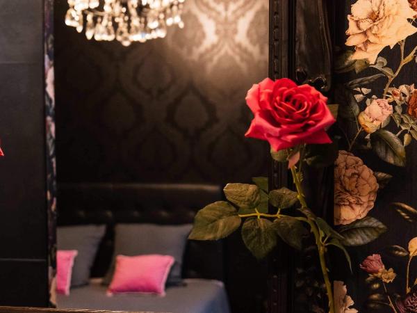 A La Villa Perroy les chambres sont spacieuses et les petit-déjeuners offerts : photo 3 de la chambre chambre double supérieure