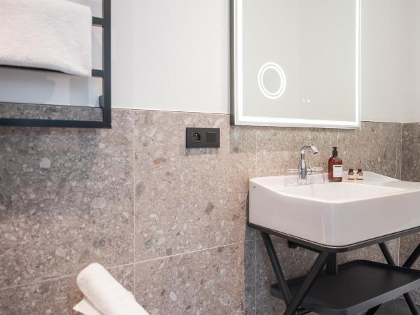 Maisons du Monde Hôtel & Suites - Marseille Vieux Port : photo 5 de la chambre appartement 1 chambre avec terrasse