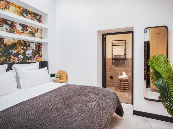 Maisons du Monde Hôtel & Suites - Marseille Vieux Port : photo 10 de la chambre appartement 1 chambre avec terrasse