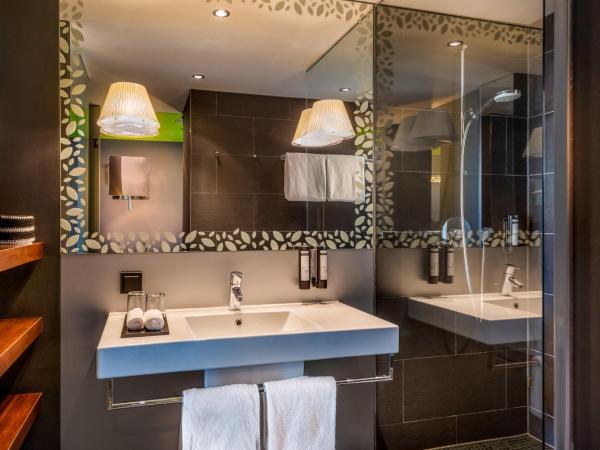 Mövenpick Hotel Stuttgart Airport : photo 5 de la chambre suite junior lit king-size