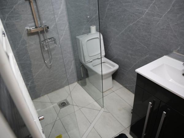 Rostron House : photo 2 de la chambre chambre double avec salle de bains privative