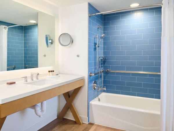 OUTRIGGER Reef Waikiki Beach Resort : photo 9 de la chambre partial ocean view 1 king